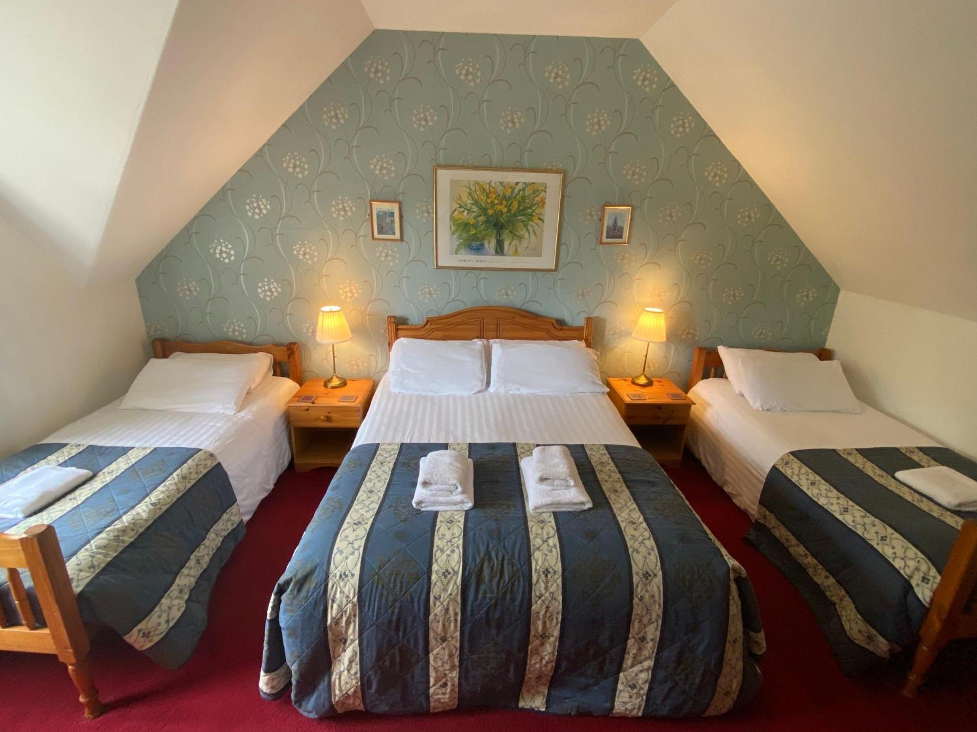 Glenan Lodge Self Catering Tomatin Екстер'єр фото