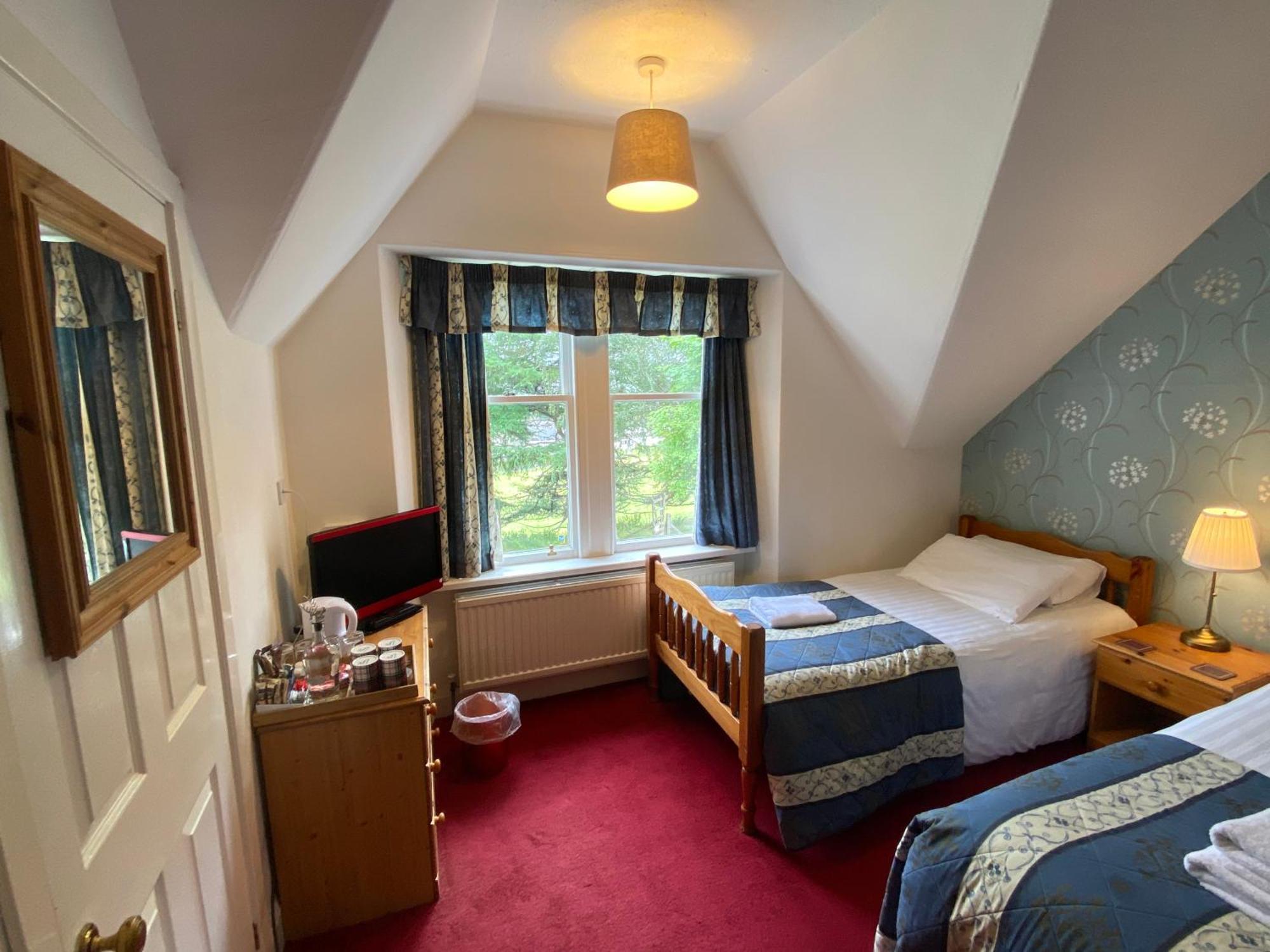Glenan Lodge Self Catering Tomatin Екстер'єр фото